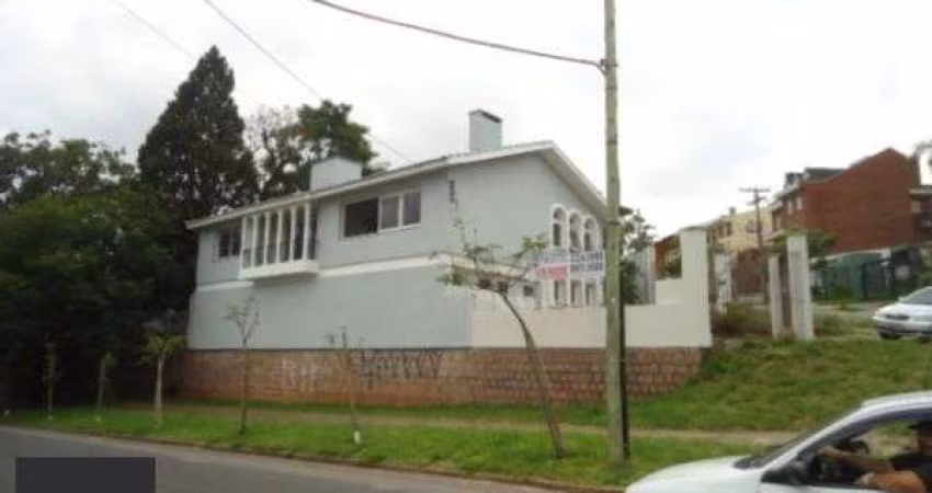 Casa para Venda - 350m², 4 dormitórios, sendo 1 suites, 4 vagas - Chácara Das Pedras