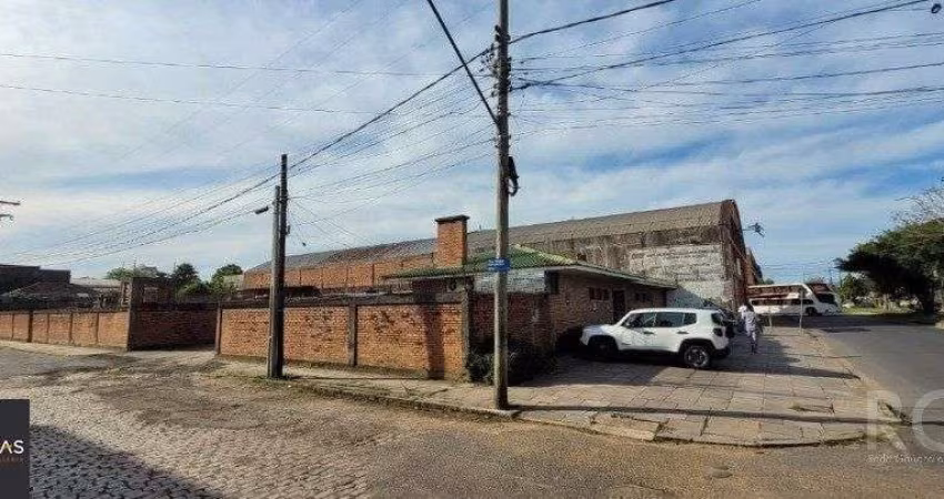 Depósito Pavilhão Venda no Bairro Navegantes  com 1800m²  de terreno e 324m² de
