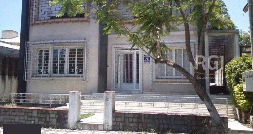 Casa para Venda - 510m², 6 dormitórios, sendo 1 suites, 3 vagas - São João