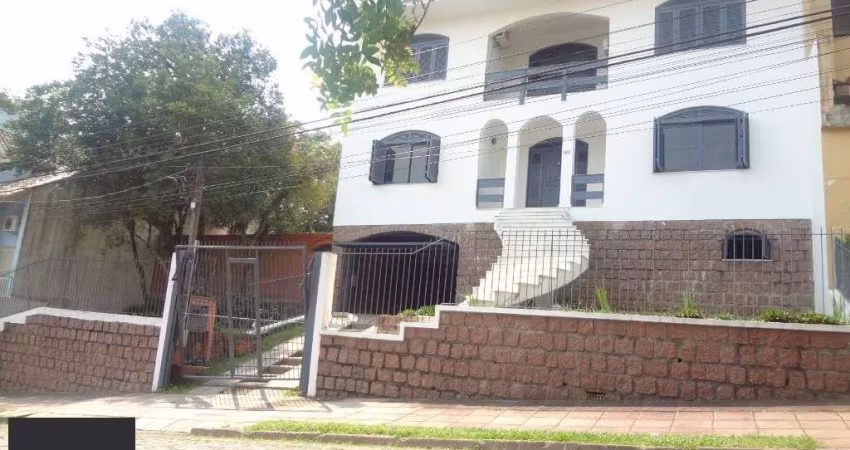 Casa para Venda - 365m², 4 dormitórios, sendo 2 suites, 6 vagas - Nonoai