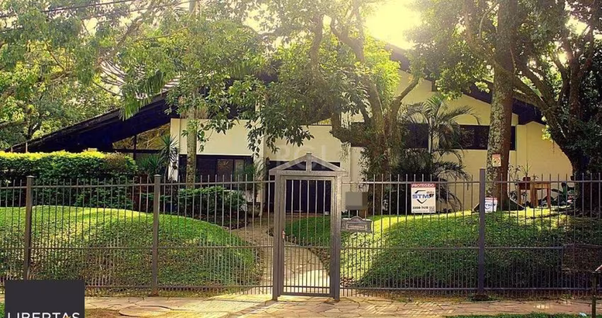 Casa para Venda - 523.36m², 6 dormitórios, sendo 2 suites, 2 vagas - Vila Conceição, Porto Alegre