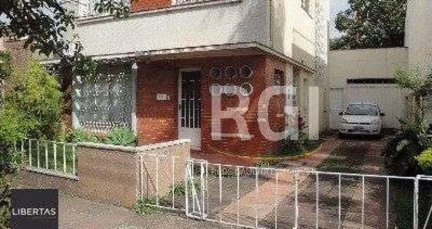 Casa para Venda - 125m², 3 dormitórios, 5 vagas - Menino Deus