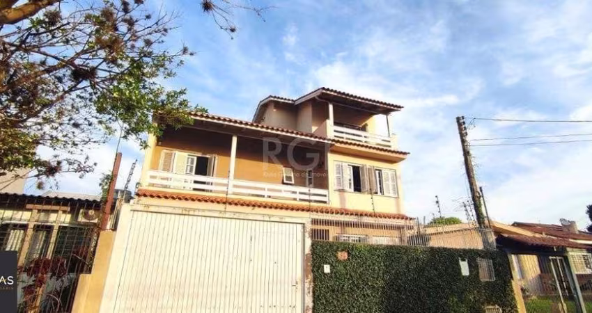 Casa para Venda - 250m², 3 dormitórios, sendo 1 suites, 2 vagas - Ipanema