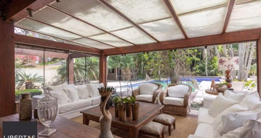 Casa para Venda - 800m², 3 dormitórios, sendo 3 suites, 4 vagas - Vila Assunção