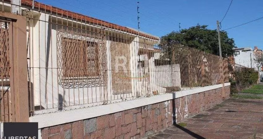 Casa para Venda - 220m², 4 dormitórios, 9 vagas - Cristal