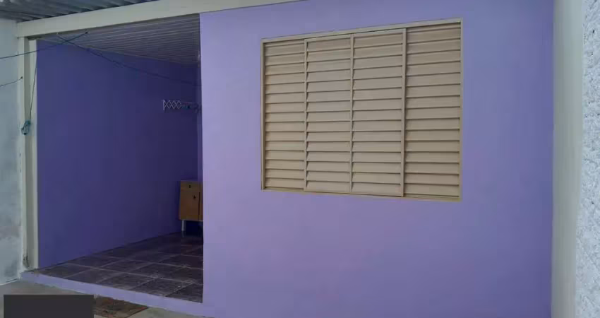 Casa no bairro Hípica - 2 dormitórios