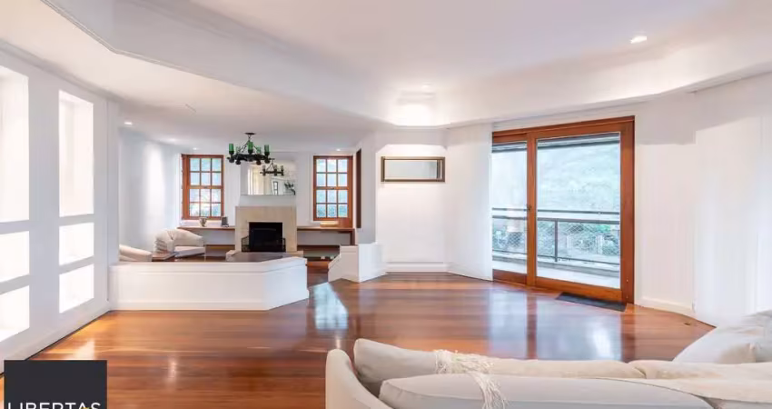 Vende-se apartamento de 309,10m² com 3 suítes e 3 vagas de garagem no bairro auxilidora
