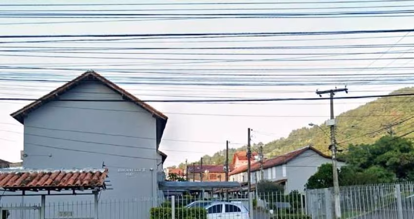 Sobrado 3 dormitórios condomínio Bouganville