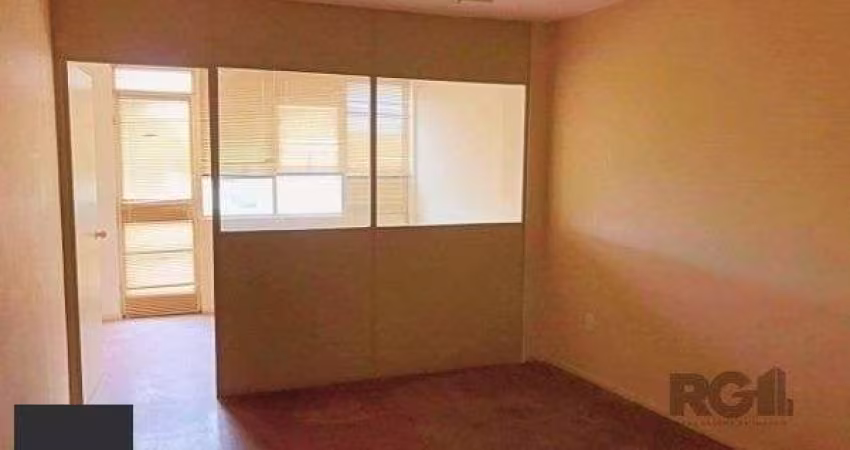 Sala / Conjunto comercial no Partenon com 32m² desocupada fundos
