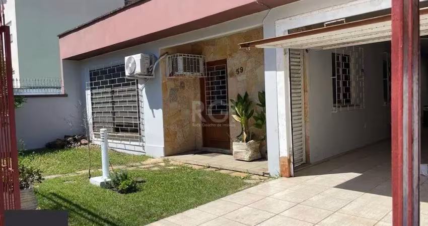 Casa semi mobiliada, 3 dorms, 3 vagas de garagem, bairro ponta porã