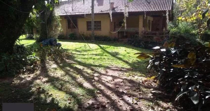 Sítio para Venda - 350m², 3 dormitórios, sendo 1 suites, 7 vagas - Águas Claras