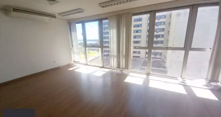 Sala comercial à venda na Rua Chaves Barcelos, 27, Centro Histórico, Porto Alegre