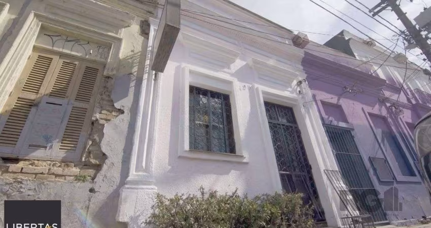 Excelente casa de 116m² com  2 dormitórios no bairro Cidade Baixa.
