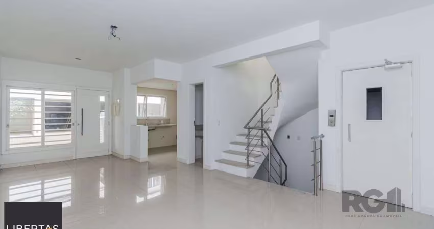 Excelente casa em condomínio de 251m² com 3 suítes e elevador!