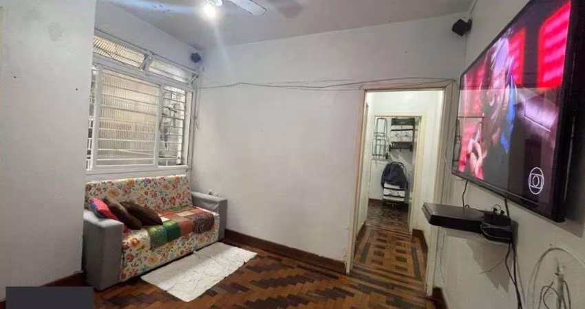 APARTAMENTO DE 2 DORMITÓRIOS NO CENTRO HISTÓRICO.