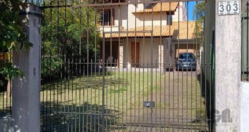 Casa sobrado 3 dormitórios, 1 suíte, vaga de garagem, Bairro Imbuí