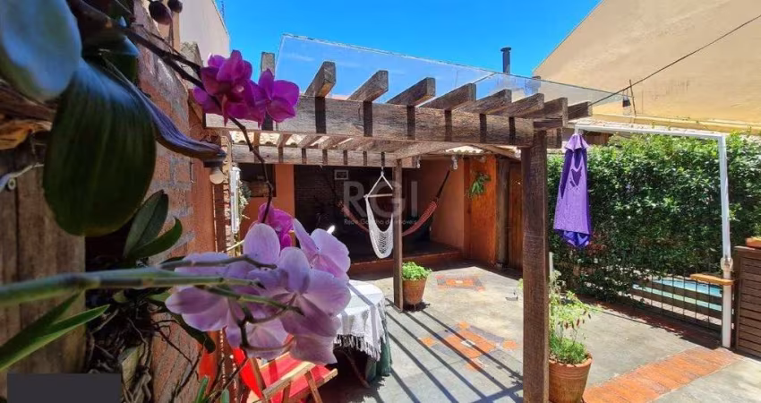 Casa para Venda - 182m², 3 dormitórios, sendo 3 suites, 2 vagas - Guarujá/ Portal do Guarujá