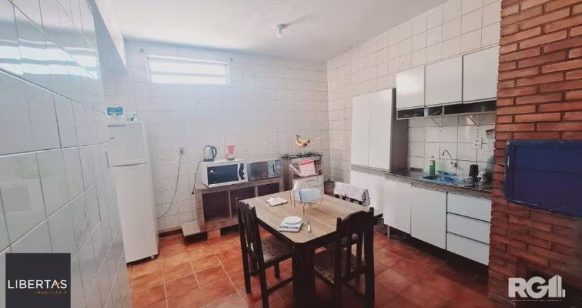 CASA COM 3 DORMITÓRIOS, 5 VAGAS, NO BAIRRO JARDIM CARVALHO, PORTO ALEGRE RS