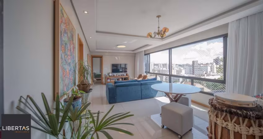 Apartamento 3 dor. com duas vagas e depósito no bairro Petrópolis a venda