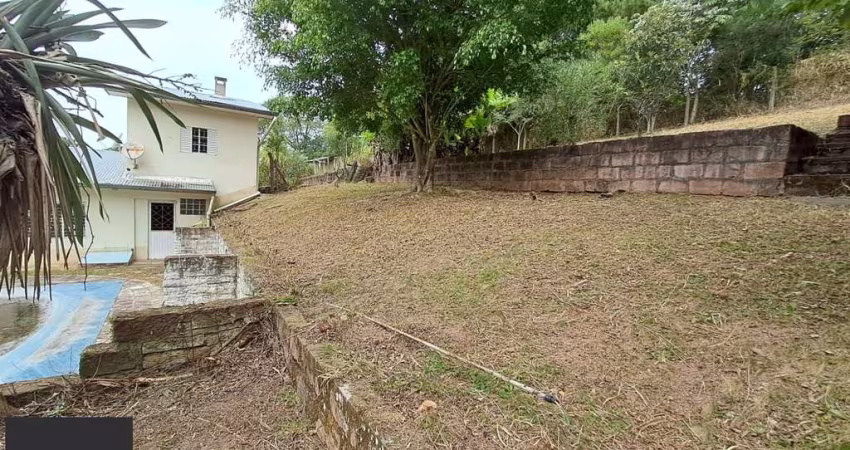 Sítio à Venda com 1390m² e 3 dormitórios,sendo 1 suíte, por R$ 198.000