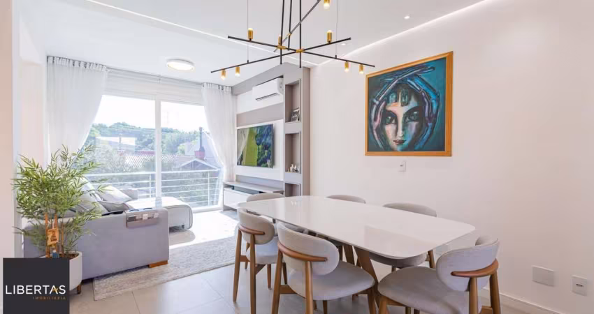 VENDA- Casa com 3 quartos sendo 1 suíte, 3 vagas, 202m2 com churrasqueira- Mario Quintana