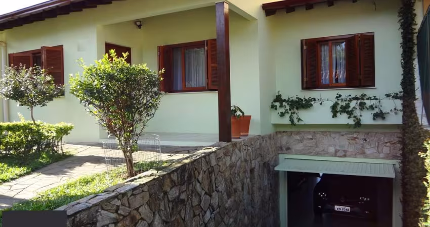 Casa para Venda - 230m², 3 dormitórios, sendo 1 suites, 3 vagas - Aberta Dos Mor