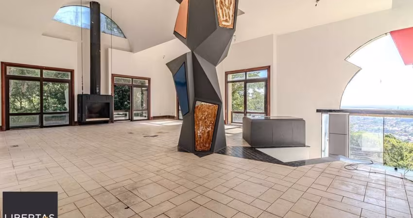 Casa para Venda - 1000m², 5 dormitórios, sendo 5 suites, 8 vagas - Teresópolis