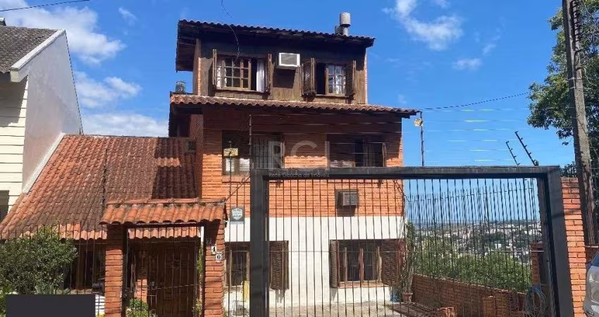 Casa Com 5 Dormitórios Para comprar , 280 m² por R$ 780.000,00 - Teresópolis - P