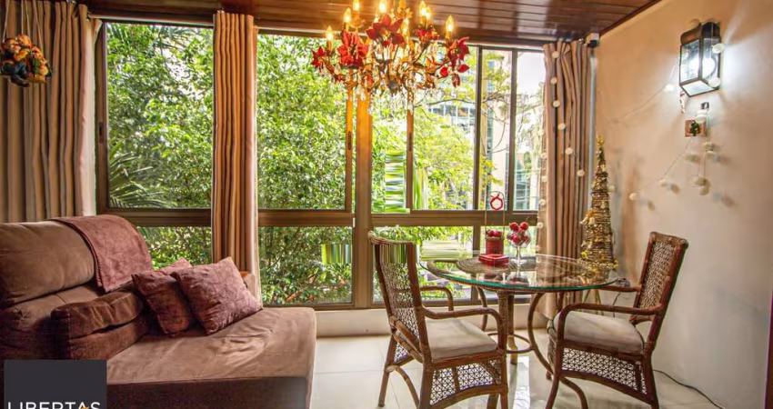 Apartamento mobiliado com 4 quartos, hidromassagem e 2 vagas -254 m²- Petrópolis