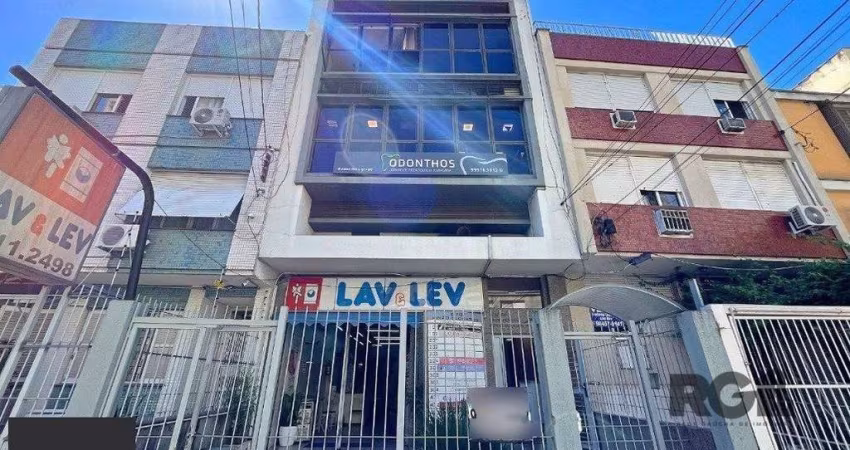 Conjunto comercial para comprar  totalmente mobiliado e desocupado, localizado na prestigiada Rua Felipe Camarão, em frente à Redenção.
