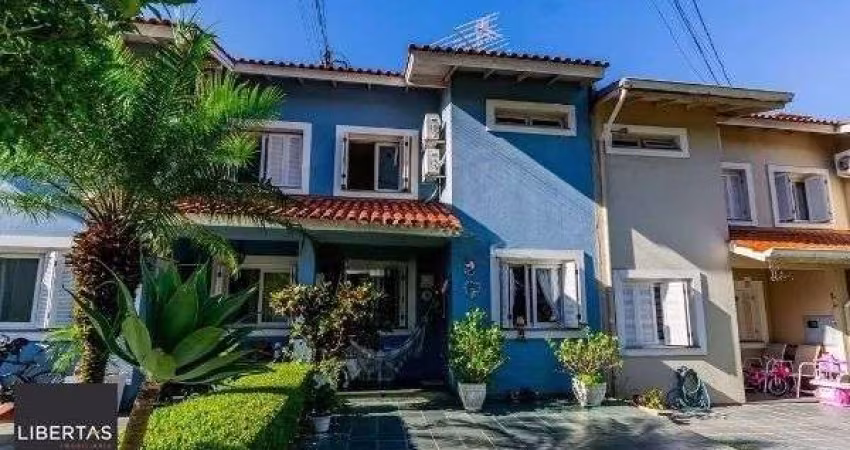 Casa sobrado em condomínio fechado na Vila Nova de 3 dormitórios e 2 vagas