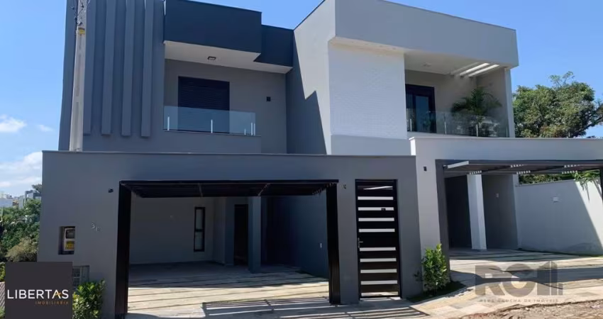Sobrado triplex no cerntro de Gravataí