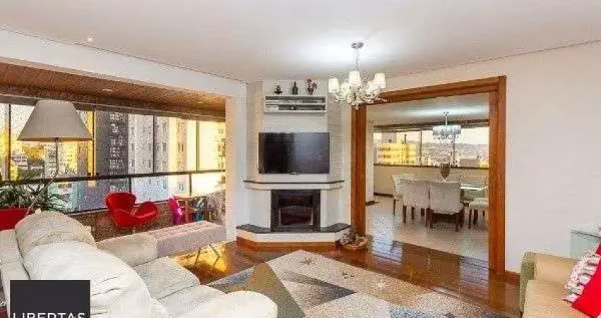 Vende-se luxuosa cobertura 329m² com 3 suítes e 3 vagas de garagem no Petrópolis