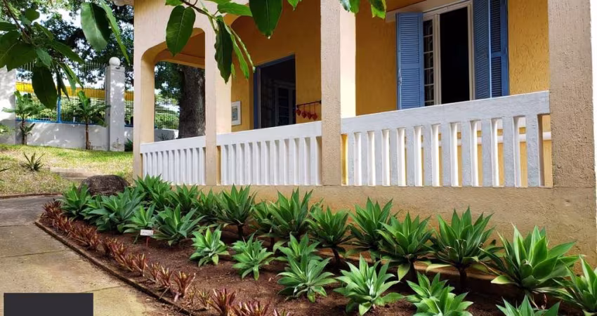 Casa Centenária no Bairro Belém Velho Residencial/Comercial