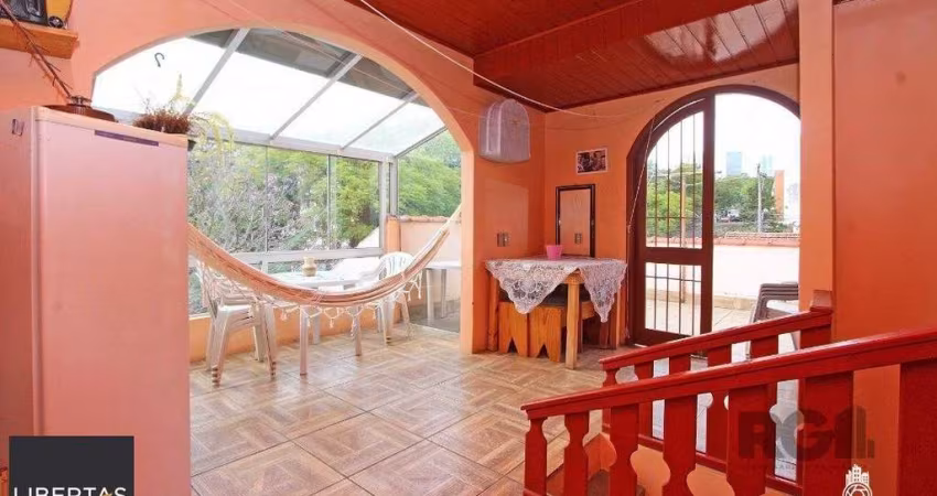 Casa de 250m² Para comprar no Bairro Mont Serrat  Por R$1.125.000,00