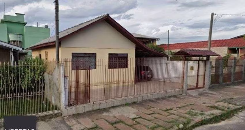 Casa no Sarandi de 2 dormitórios e pátio com piscina