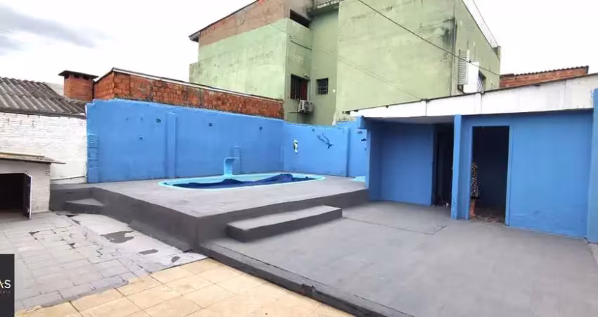 Casa no sarandi de 2 dormitórios e pátio com piscina