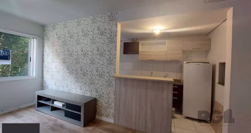 Apartamento com 2 quartos, semimobiliado à venda