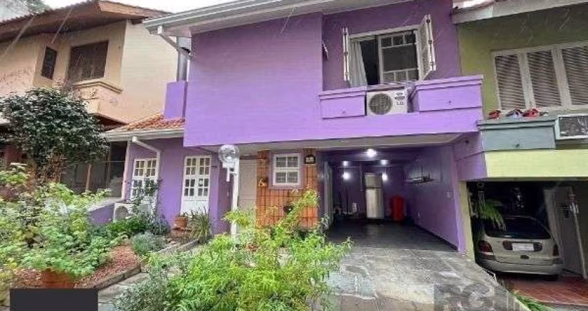 Casa Condominio para Venda - 201m², 3 dormitórios, sendo 1 suites, 2 vagas - Tristeza