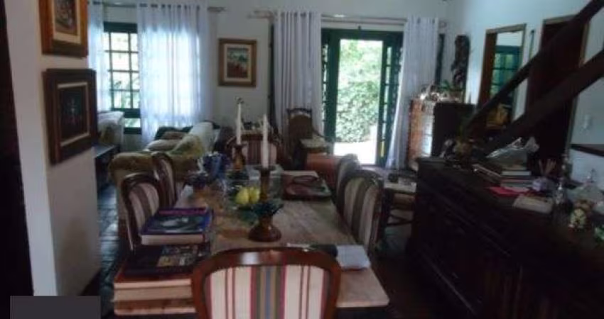 Casa para Venda - 252m², 3 dormitórios, 2 vagas - Ipanema