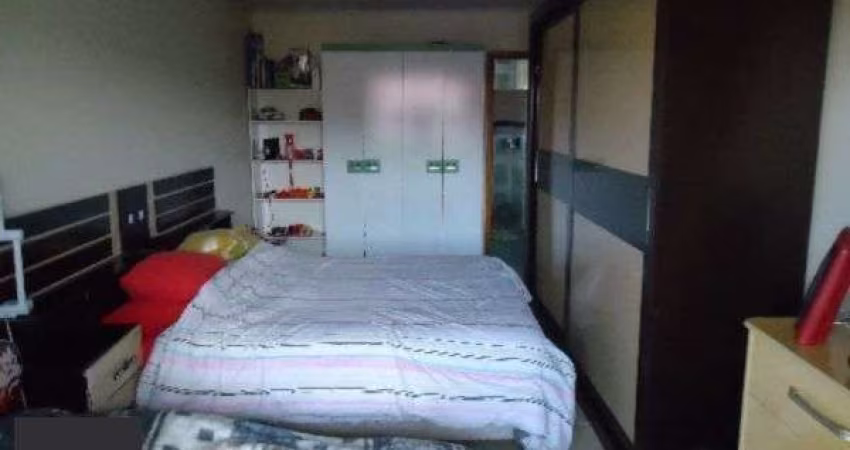 Casa para Venda - 220m², 3 dormitórios, sendo 1 suites, 2 vagas - Hípica