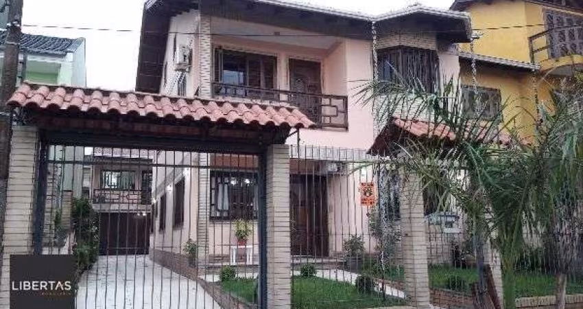 Casa para Venda - 300m², 3 dormitórios, sendo 3 suites, 4 vagas - Espirito Santo
