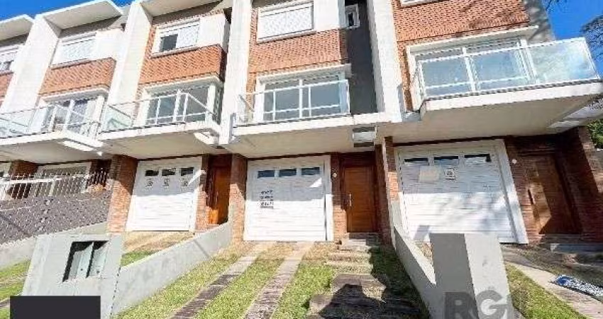 Sobrado para Venda - 100m², 3 dormitórios, sendo 3 suites, 2 vagas - Portal Do Guarujá