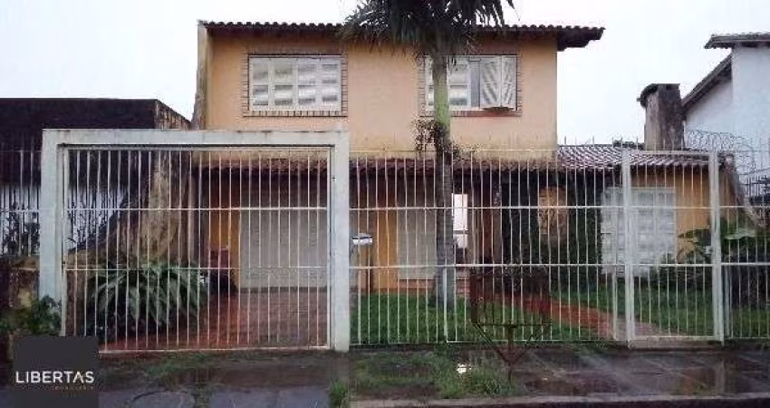 Casa para Venda - 275m², 4 dormitórios, 2 vagas - Guarujá