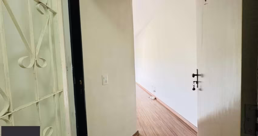 Apartamento com 2 dormitórios, 59m2, localizado no 5º andar, no Bairro Nonoai