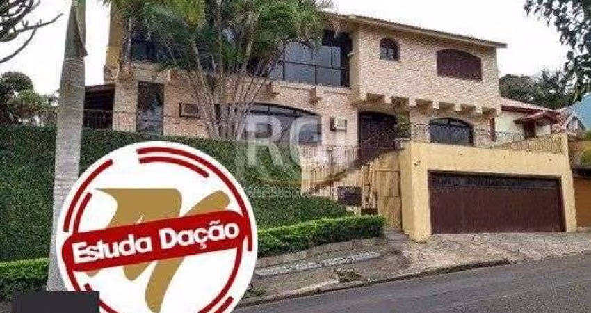 Casa para Venda - 741m², 5 dormitórios, sendo 3 suites, 9 vagas - Espirito Santo