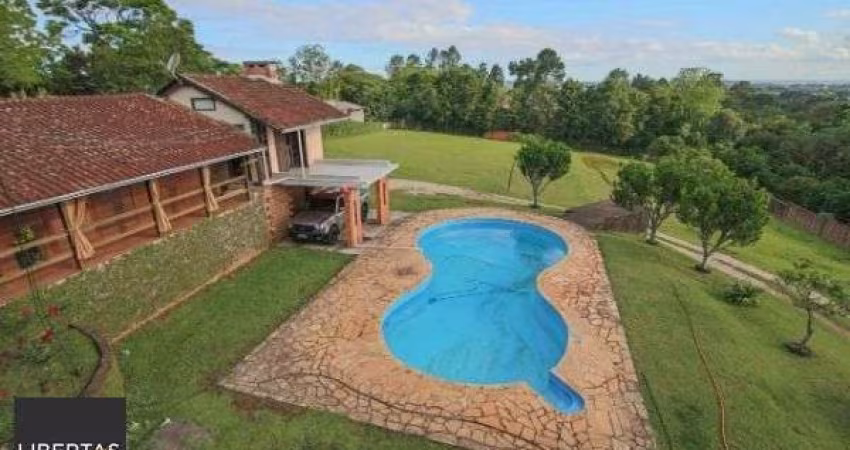 Sítio para Venda - 700m², 4 dormitórios, 3 vagas - Hípica