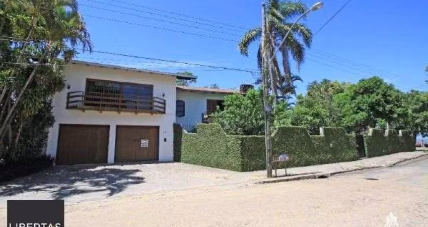 Casa para Venda - 200m², 3 dormitórios, sendo 1 suites, 4 vagas - Ipanema