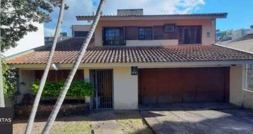 Casa para Venda - 261m², 3 dormitórios, sendo 1 suites, 4 vagas - Cristal