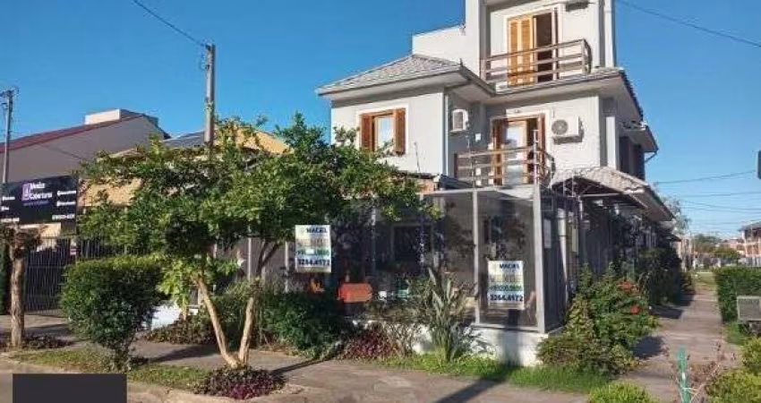 Casa para Venda - 181m², 3 dormitórios, sendo 3 suites, 2 vagas - Hípica